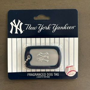 Official MLB New York Yankees Dog Tag (Navy)